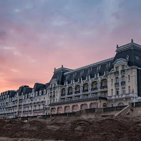 Apartamento Deux Pièces Rénové Avec Balcon Et Parking à - Fr-1-788-75 Cabourg