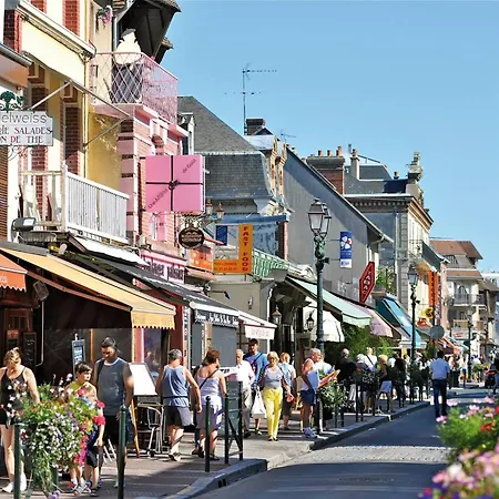 Apartamento Deux Pièces Rénové Avec Balcon Et Parking à - Fr-1-788-75 Cabourg